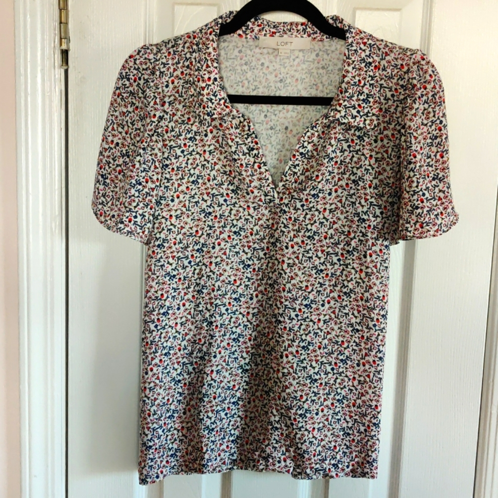 Ann Taylor Loft XS short sleeve floral shirt